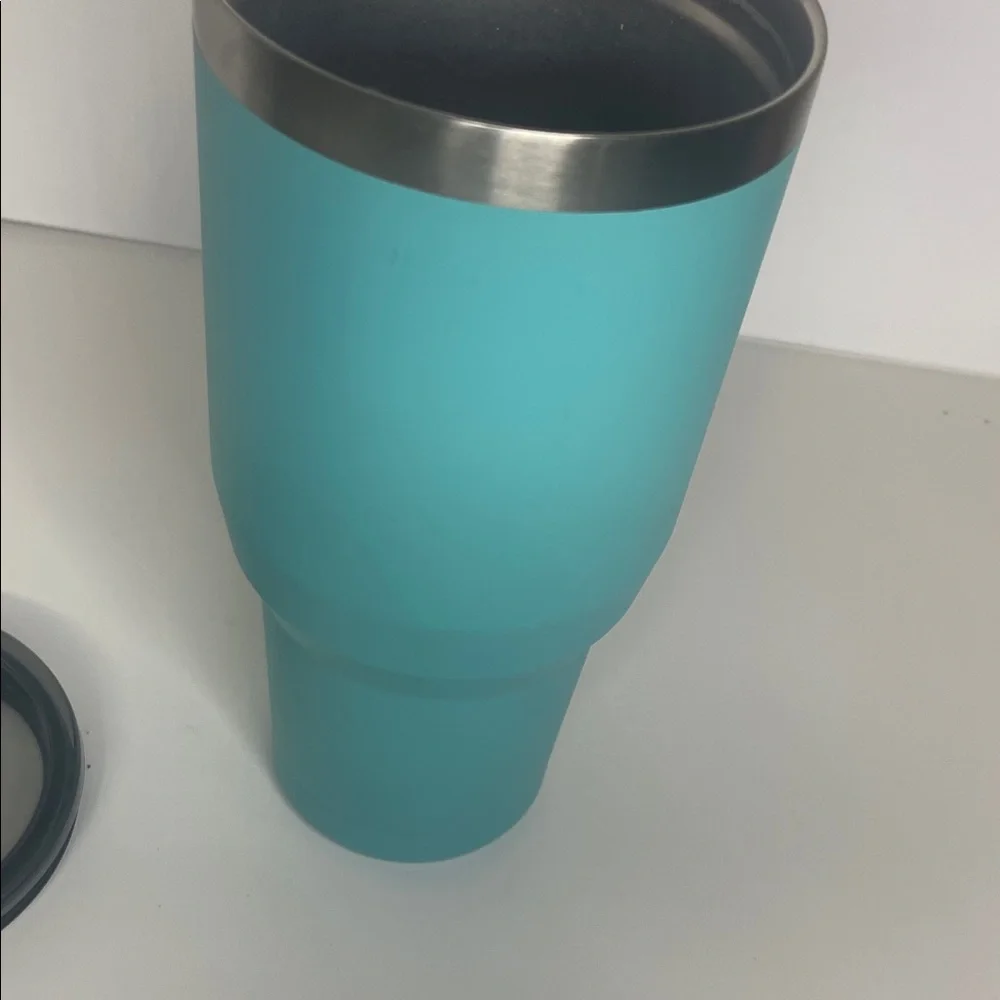 Yukon Outfitters Teal Tumbler‎